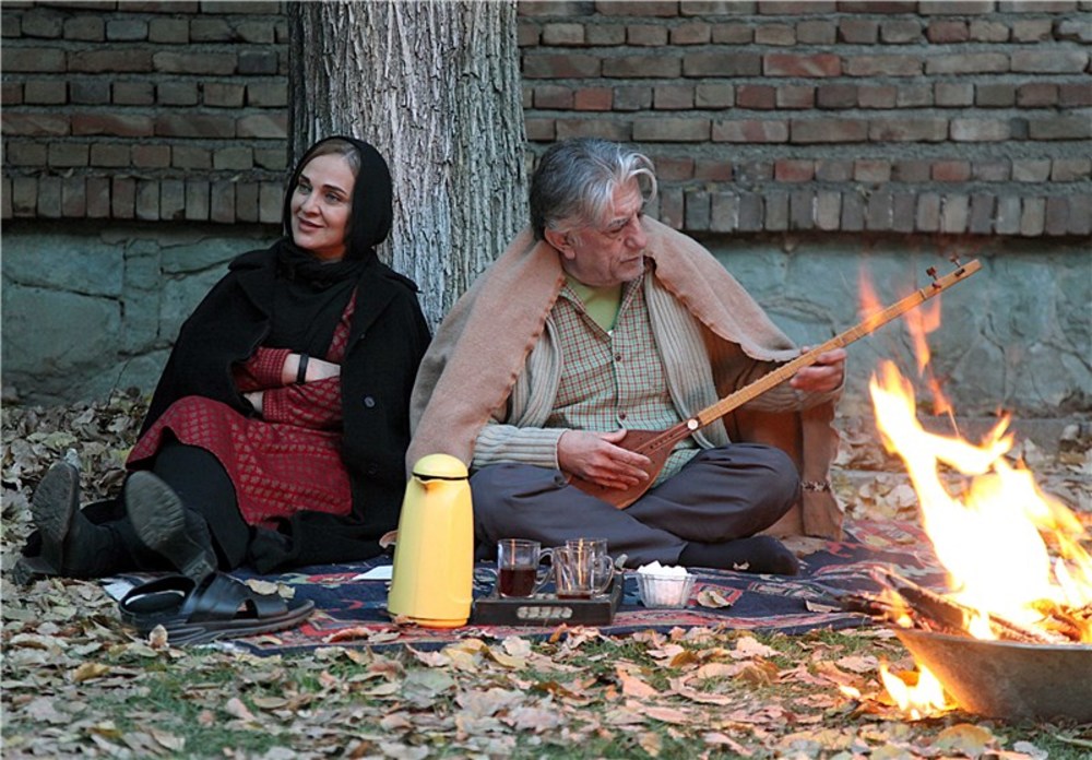 رضا کیانیان و رویا نونهالی در نمایی از فیلم «کفش‌هایم کو؟»